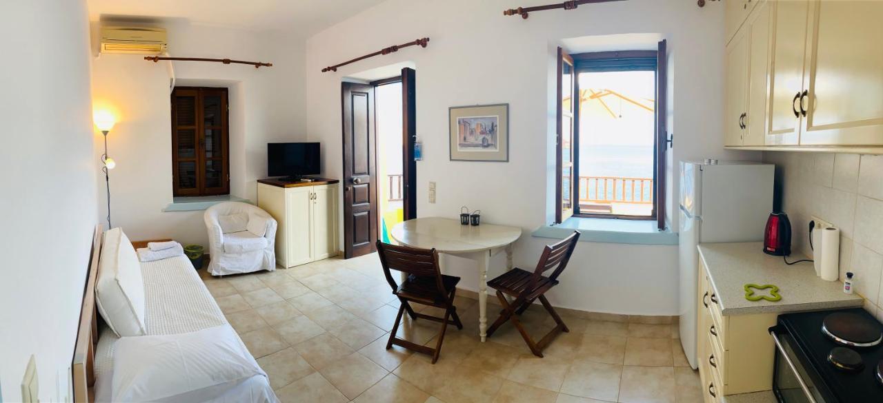 Villa Amalia Chalki Town Exterior foto