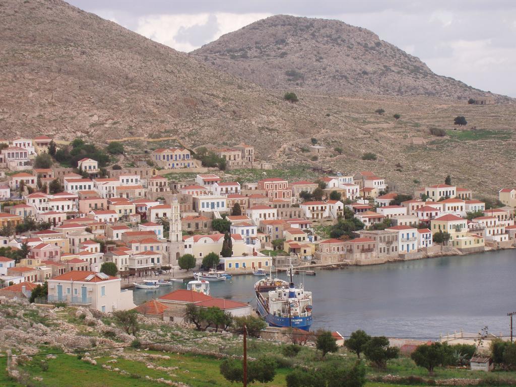 Villa Amalia Chalki Town Exterior foto